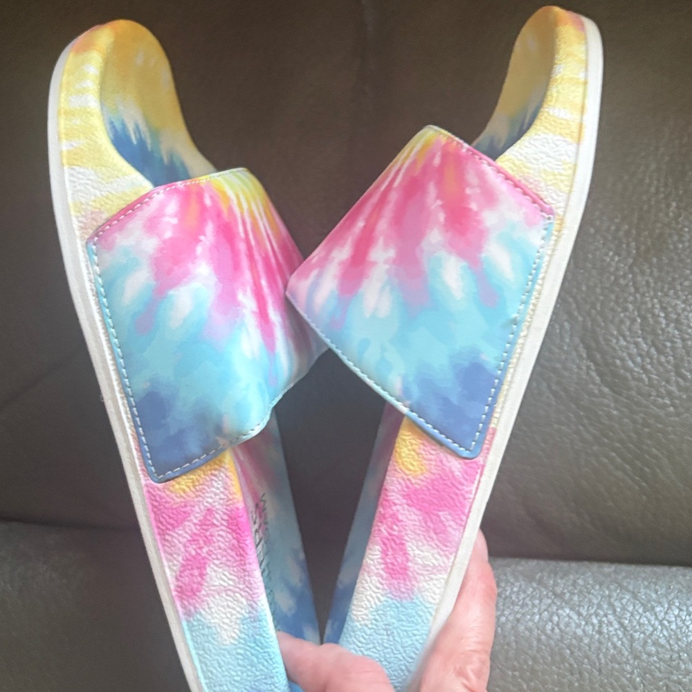 Sketchers plush foam white multi tie dye flip flops - Picture 4 of 6